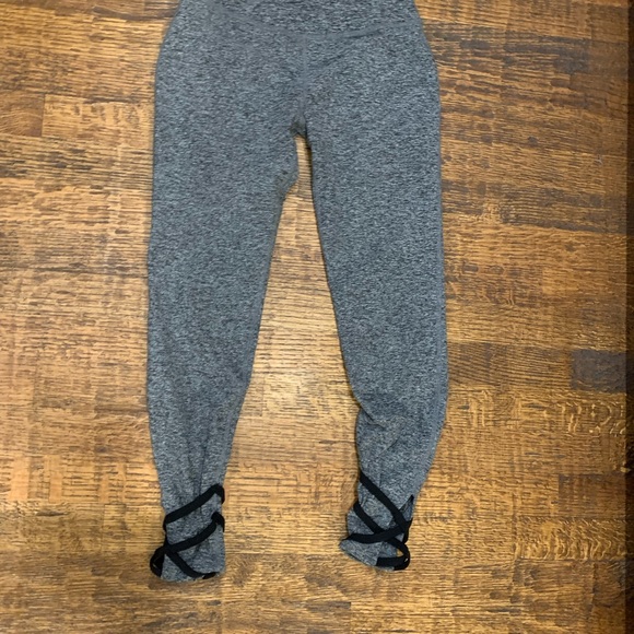 Beyond Yoga Other - Beyond Yoga space dye leggings gray - good condition